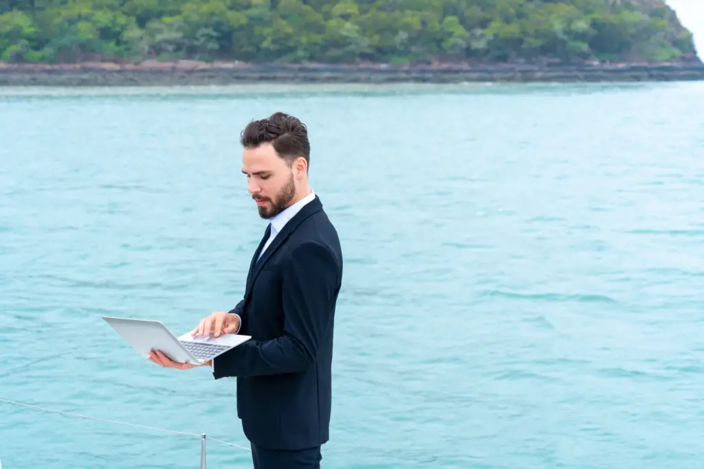 Yacht Logic Pro App | From Bow to Stern: Your Guide to Essential Yacht Maintenance Software